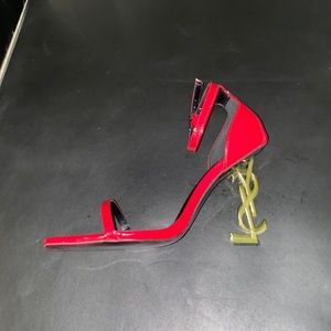 OPYUM SANDALS IN PATENT LEATHER RED